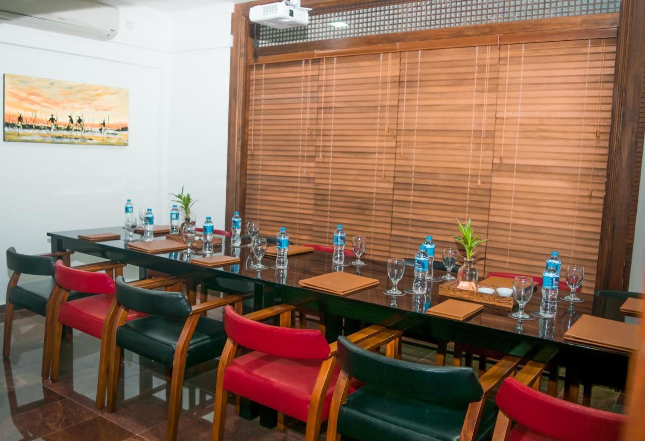 Tarshish Villa - Коломбо Екстериор снимка